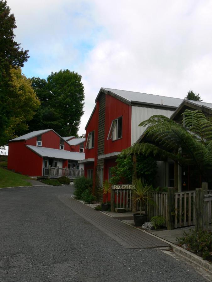 Waitomo Village Chalets Home Of Kiwipaka Пещеры Вайтомо Экстерьер фото
